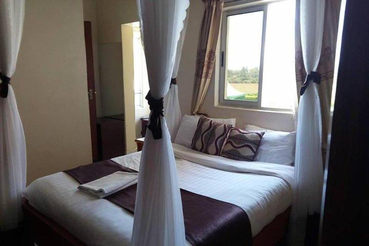 4 Days Masai Mara & Lake Nakuru Group Joining Safari