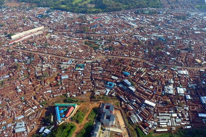 Kibera Slums and Stedmak Gardens Animal Park Guided Day Tour in Nairobi