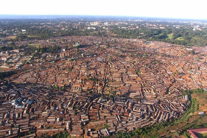Kibera Slums and Stedmak Gardens Animal Park Guided Day Tour in Nairobi