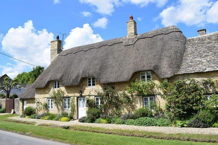 Cotswolds and Blenheim Palace Private Day Tour from Oxford