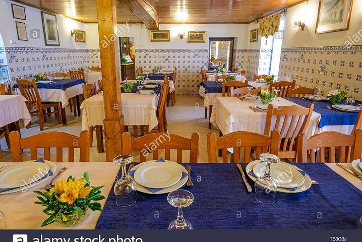 Tour / transfer Lisbon - Porto or Porto Lisbon with tour