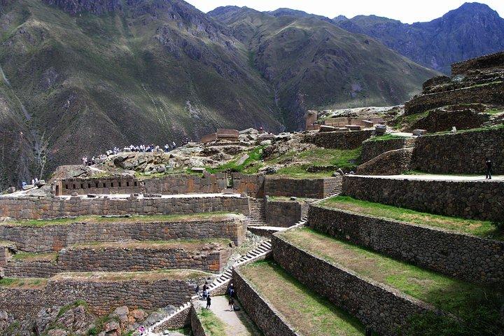 Sacred Valley Tour Pisac, Maras, Moray & Ollantaytambo and Machu picchu 2 Days