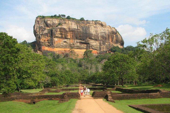 Sigiriya Rock Fortress and Dambulla Temple Day Tour From Kandy