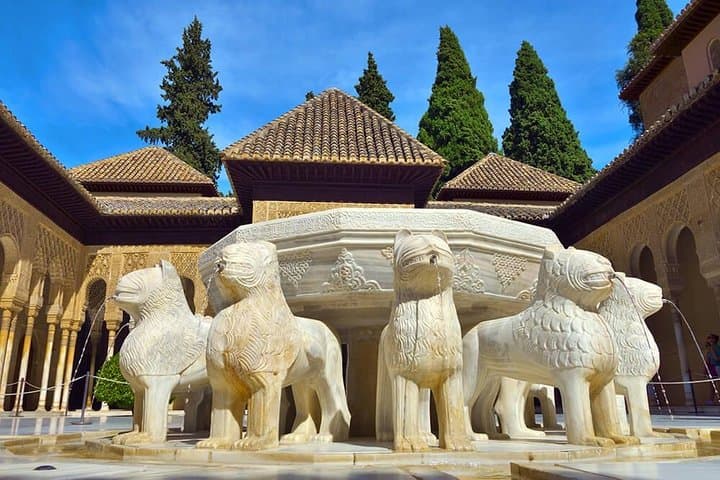 Tickets included: Alhambra Tour (Gardens, Alcazaba, Generalife)