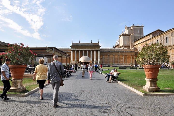Skip the Line: Small Group Vatican Museums & Sistine + St. Peter