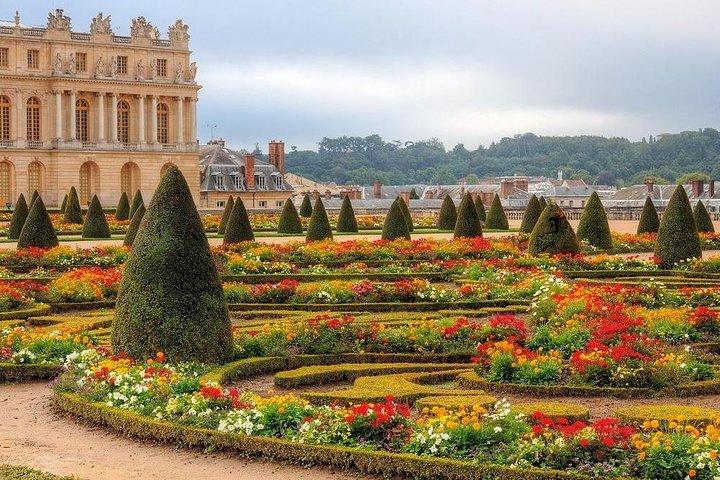 Private 5-hour round transfer to Versailles from Paris. Best offer!