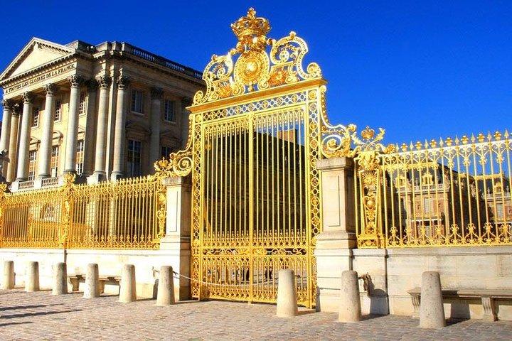 Private 5-hour round transfer to Versailles from Paris. Best offer!