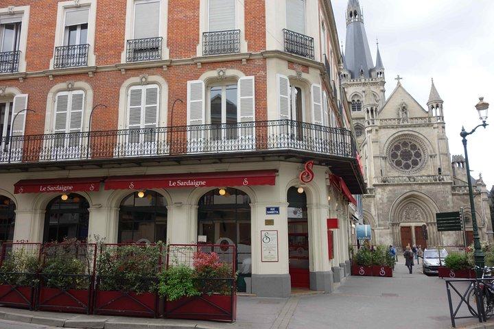 Private 10-hour round transfer to Champagne Epernay from Paris. Best offer!