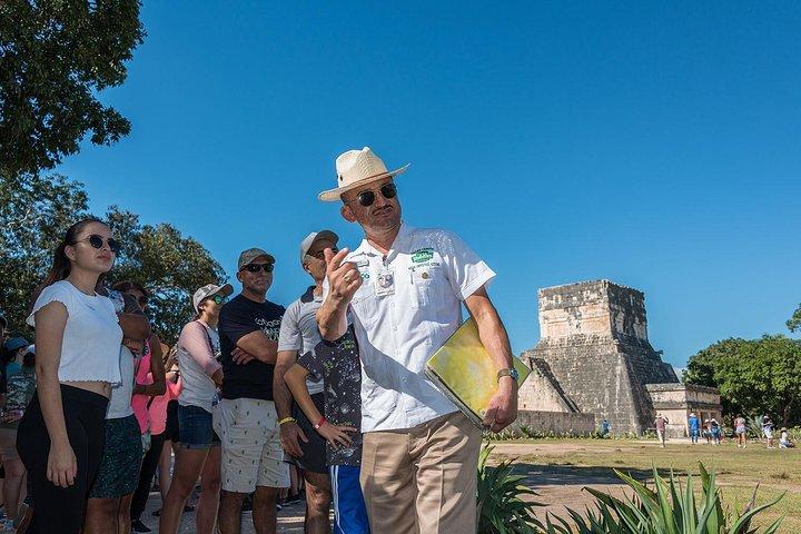 Private Chichén Itza Tour with Cenote Xunáan & Valladolid