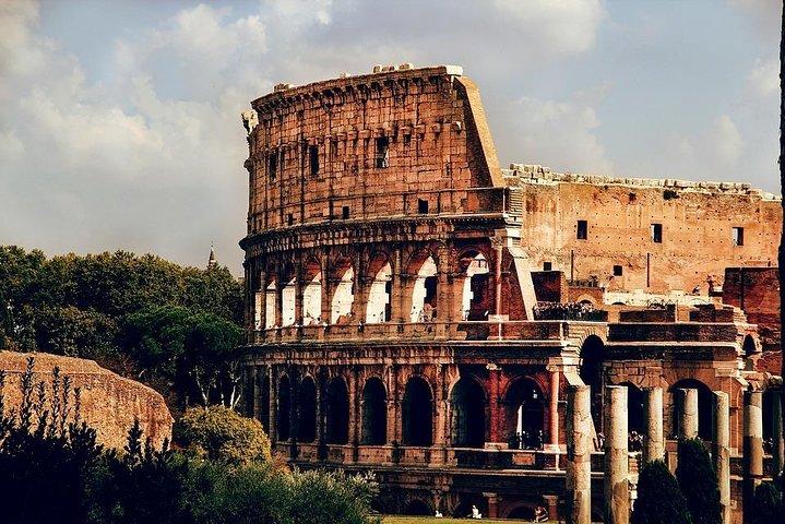 Private luxury transfer between Termini train station & Rome city
