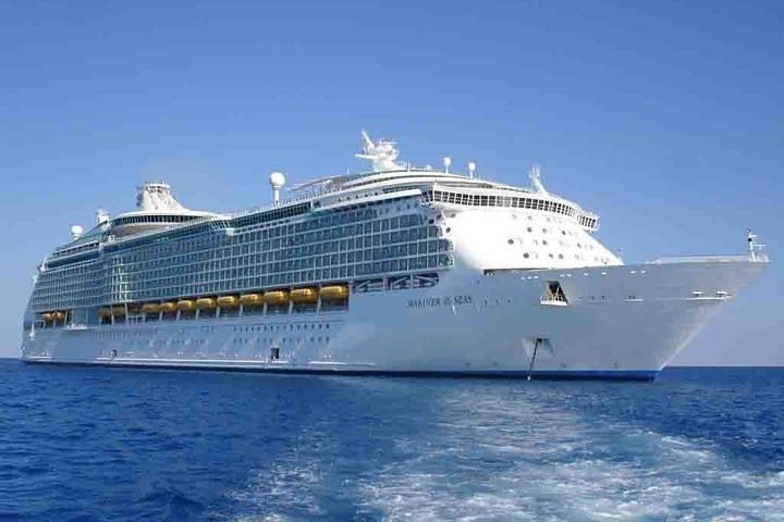Shanghai Downtown Hotel to Baoshan Cruise Port:Private with Meet & Greet service
