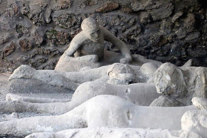 Pompeii and Amalfi Coast: Full-Day Private Tour from Naples Hotel or Port