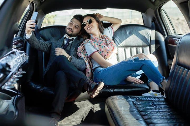 Top rated NYC Private Luxury airport arrival ride by Stretch Limo