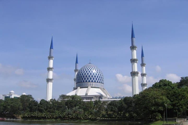 Blue Mosque And Batu Caves Tour From Kuala Lumpur