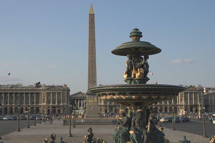 Private Paris city tour with Minivan