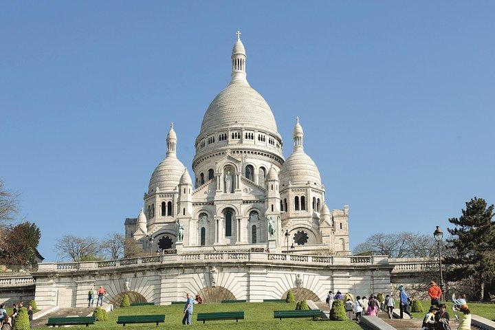 Private Paris city tour with Minivan