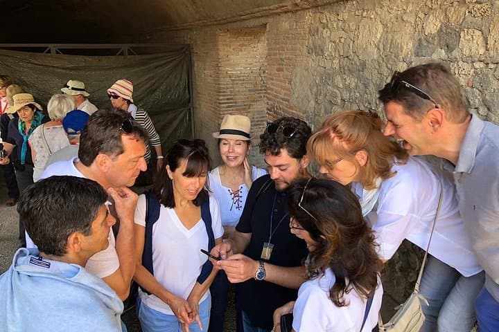 Pompeii Private Tour with Transportation and Archaeologist