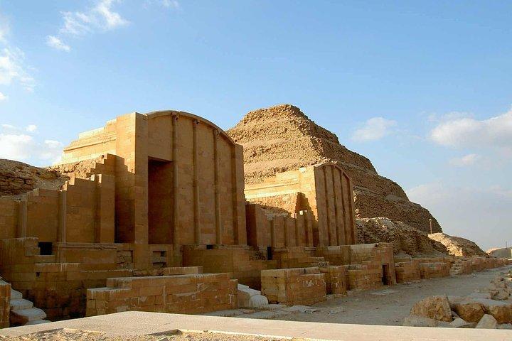 Private Day tour to Giza pyramids Sphinx Memphis & saqqara