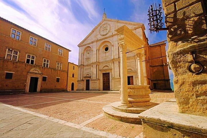 Private: Tuscany Day Tour from Rome with Optional Wine Tasting