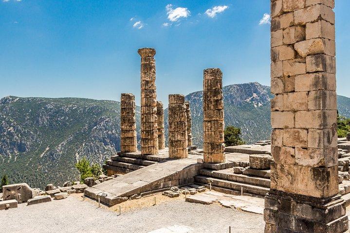 Delphi, Arachova & Hosios Loukas Full Day Private Tour