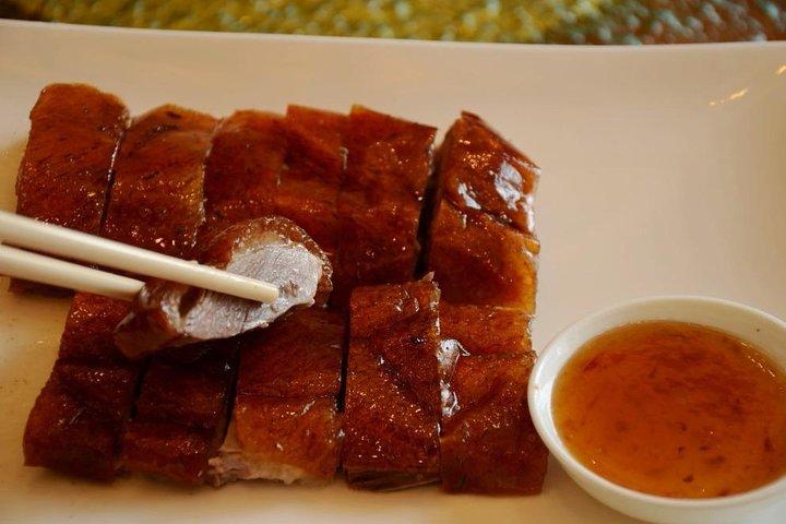 Private Guangzhou Night Tour with Canton Tower and Dim-Sum Dinner