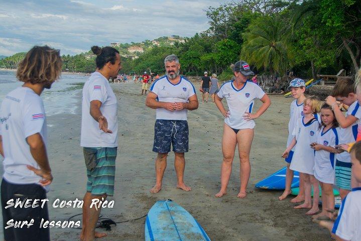 Beginners surf lessons on tamarindo beach