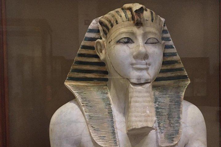 Cairo Stopover Day Trip to Pyramids, Egyptian Museum and Bazaar