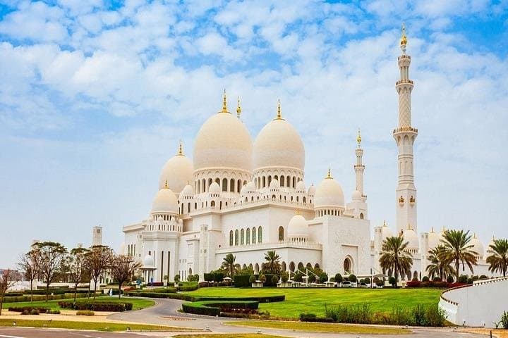 Abu Dhabi City Sightseeing Tour From Dubai