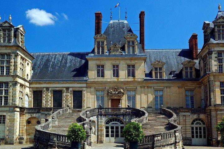 Private tour to Fontainebleau from Paris. Tickets included!