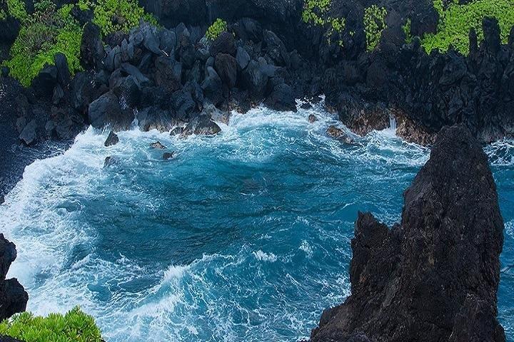 Road to Hana Deluxe Rainforest & Waterfall Experience from Maui