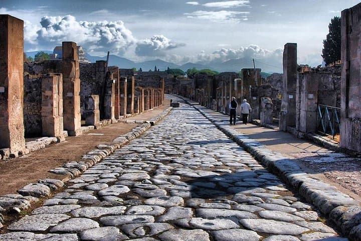 Pompeii & Mt.Vesuvius Private Tour (All inclusive package)