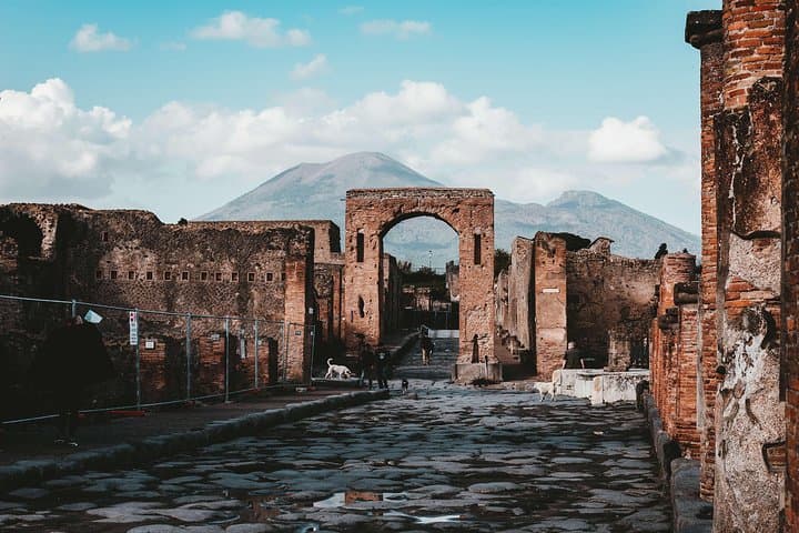 Transfer Naples to Positano, stop Pompei