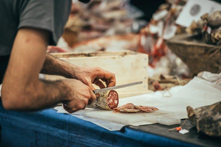Small-group Street food tour in Arezzo