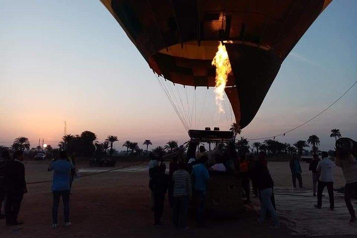 Sunrise Hot Air Balloon Ridding in Luxor