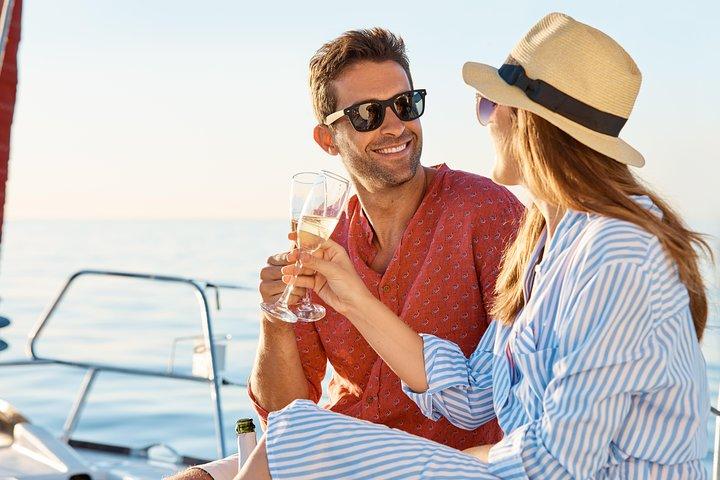 Private Tour: Romantic Sailing Tour from Barcelona