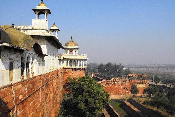 Highlights of the Agra (Guided Half Day Sightseeing City Tour)