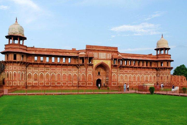 Highlights of the Agra (Guided Half Day Sightseeing City Tour)