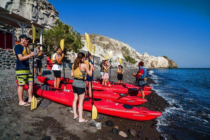 Santorini: Sunset Sea Kayak with Light Dinner with Pick-up Option