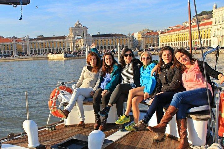 Tagus River - Private Tour on Vintage Sailboat