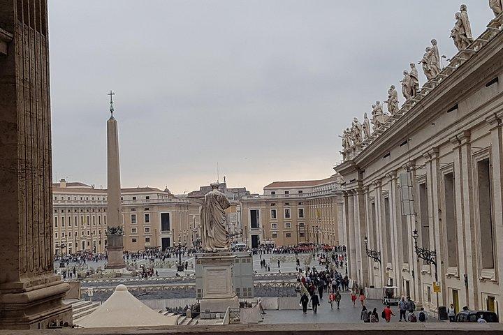 Imperial Rome & Beyond: Full-Day Luxury Private Car Tour