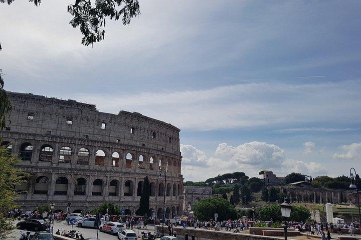 Private Rome City Tour by Luxury Vehicle: Professional Chauffeur