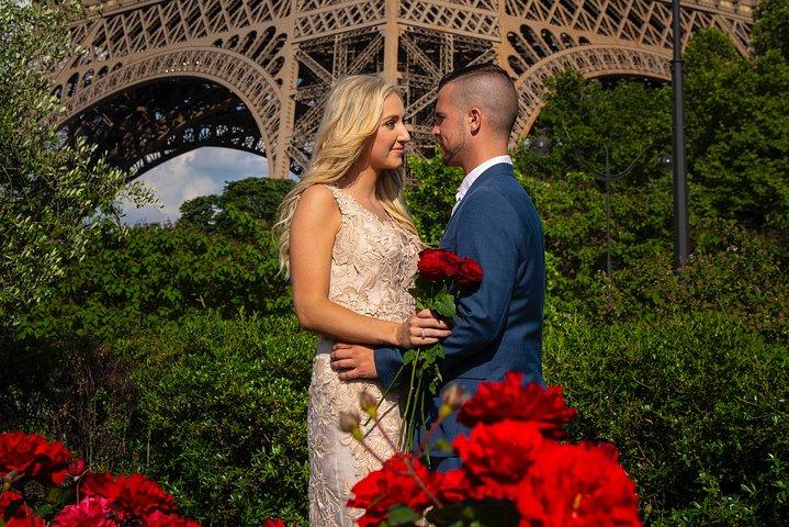 Proposal in Paris at the Eiffel Tower with Photoshoot & Video