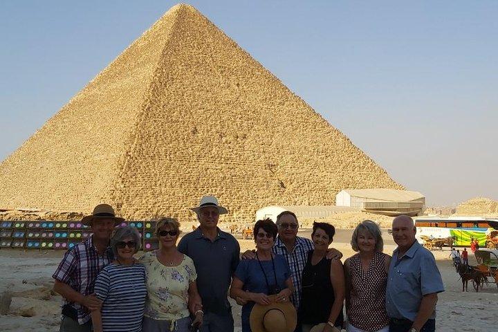 Private Tour Cairo - Pyramids and The Egyptian Museum with Lunch