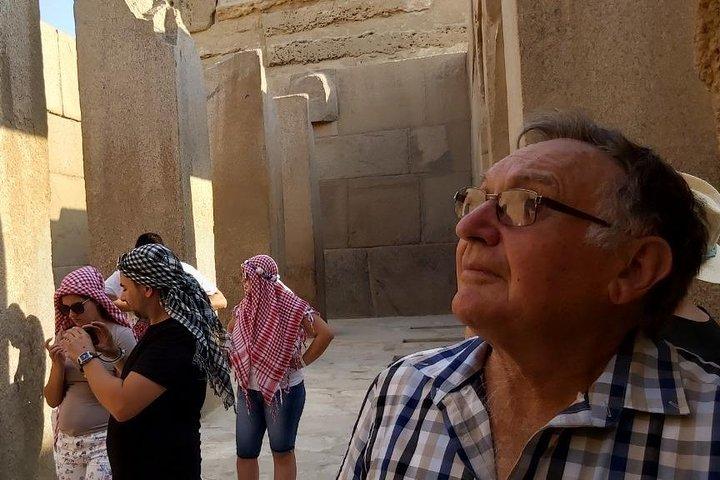 Private Tour Cairo - Pyramids and The Egyptian Museum with Lunch