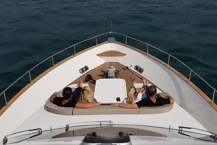 Private Luxury Yacht Cruise in Istanbul Bosphorus