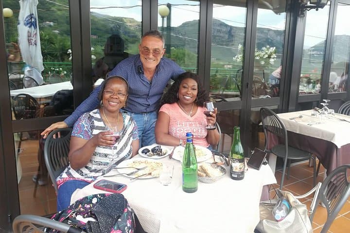 Wine & Food Tour at the Vesuvius Winery