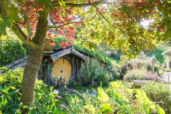 Hobbiton Movie Set Signature Tour Early Access (Avoid the crowds)