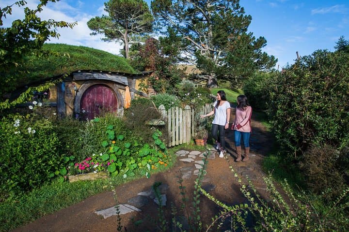 Hobbiton Movie Set Signature Tour Early Access (Avoid the crowds)
