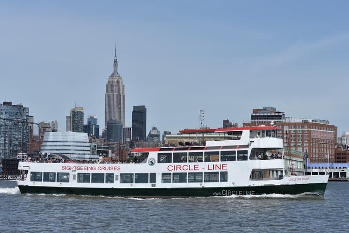 Circle Line: 1.5hr - New York City Landmarks Cruise