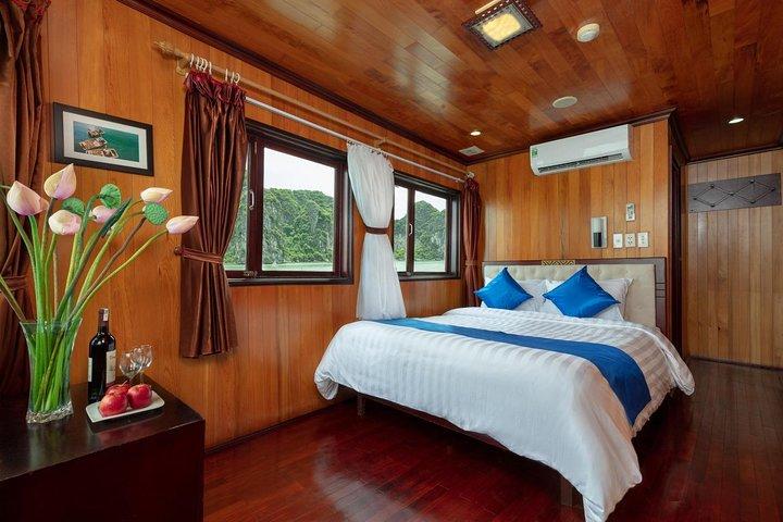 Halong bay deluxe cruise 2 days/ 1 nights: full meals, Kayaking & Swimming